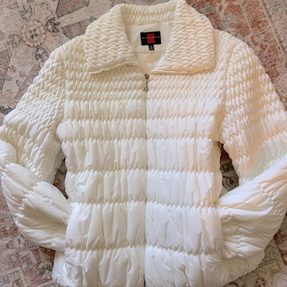 Gallery Brand cream color outerwear jacket.